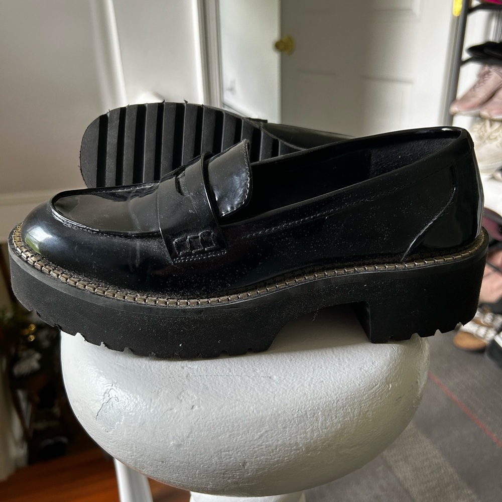 DKNY women’s loafers